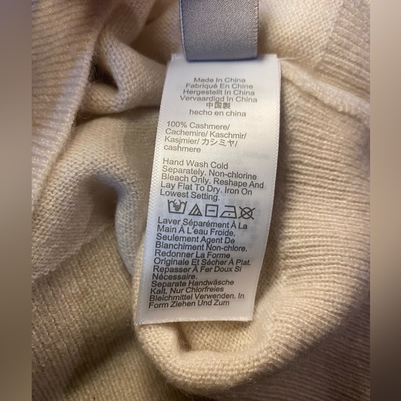 NWOT J Crew Women’s Cashmere Classic Fit Crewneck Sweater Warm Soft - Picture 6 of 7